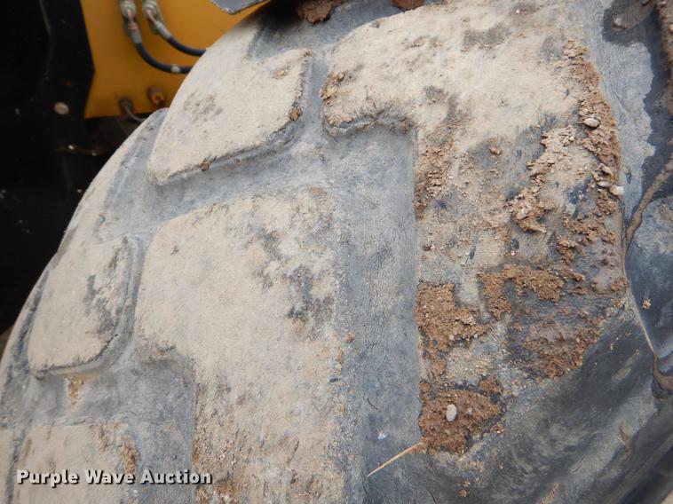 image for item ER9308 2004 Caterpillar TH460B telehandler