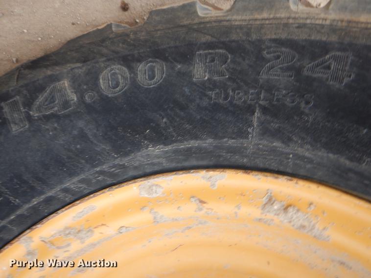 image for item ER9308 2004 Caterpillar TH460B telehandler