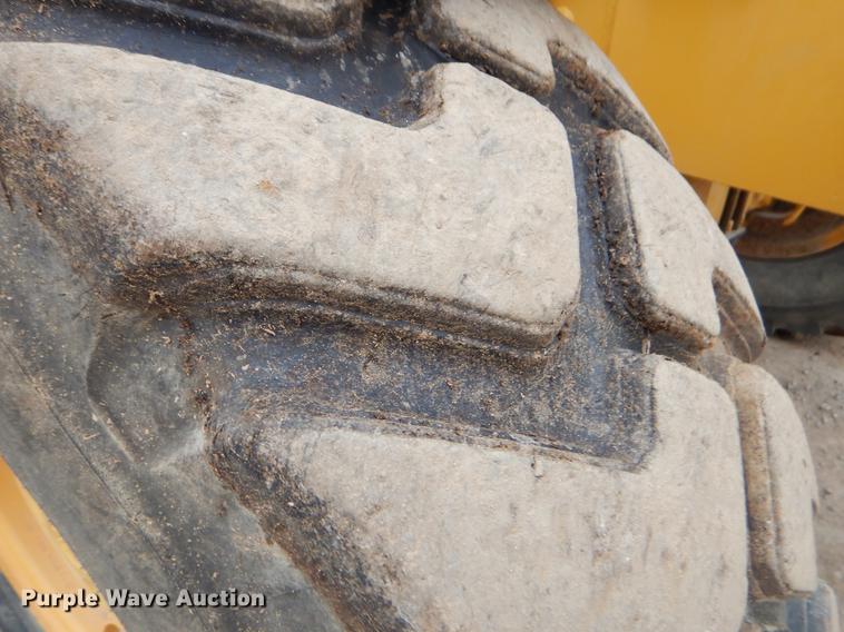 image for item ER9308 2004 Caterpillar TH460B telehandler