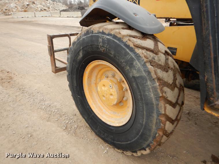 image for item ER9308 2004 Caterpillar TH460B telehandler