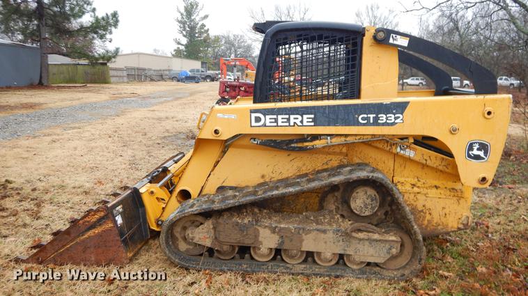 image for item ER9344 2008 John Deere CT332 skid steer
