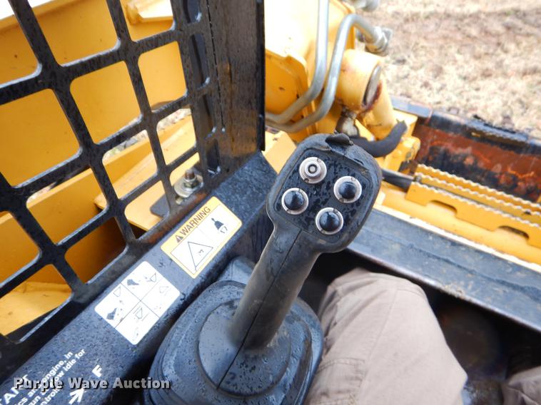 image for item ER9344 2008 John Deere CT332 skid steer