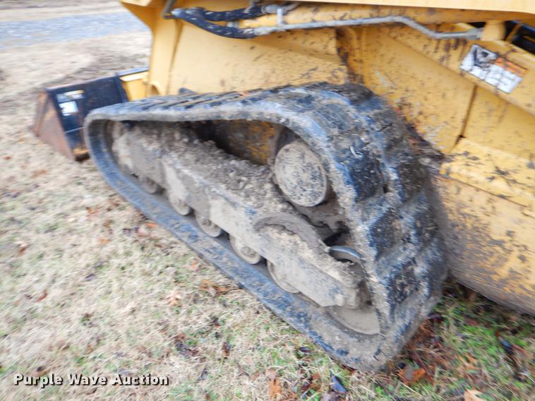 image for item ER9344 2008 John Deere CT332 skid steer