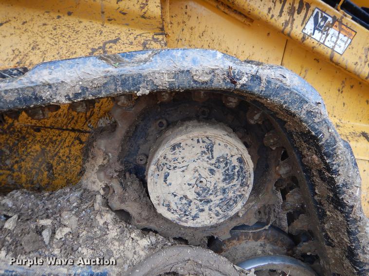 image for item ER9344 2008 John Deere CT332 skid steer