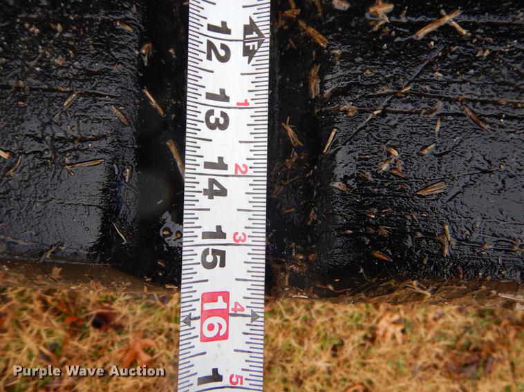 image for item ER9344 2008 John Deere CT332 skid steer