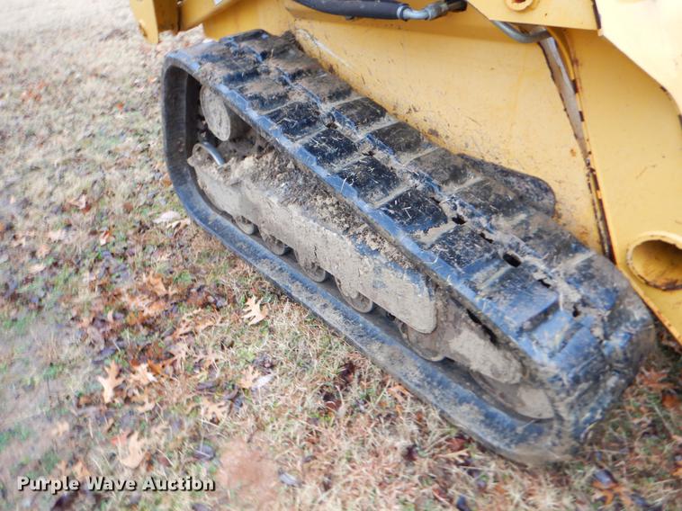 image for item ER9344 2008 John Deere CT332 skid steer