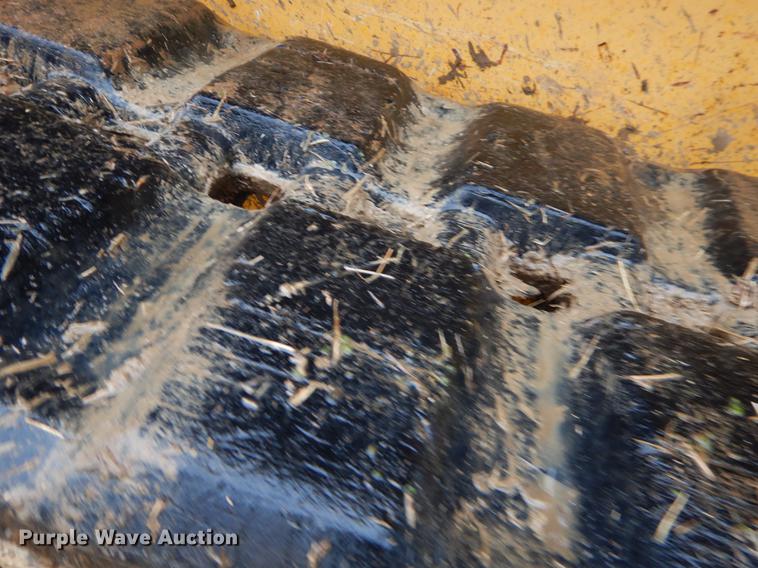 image for item ER9344 2008 John Deere CT332 skid steer