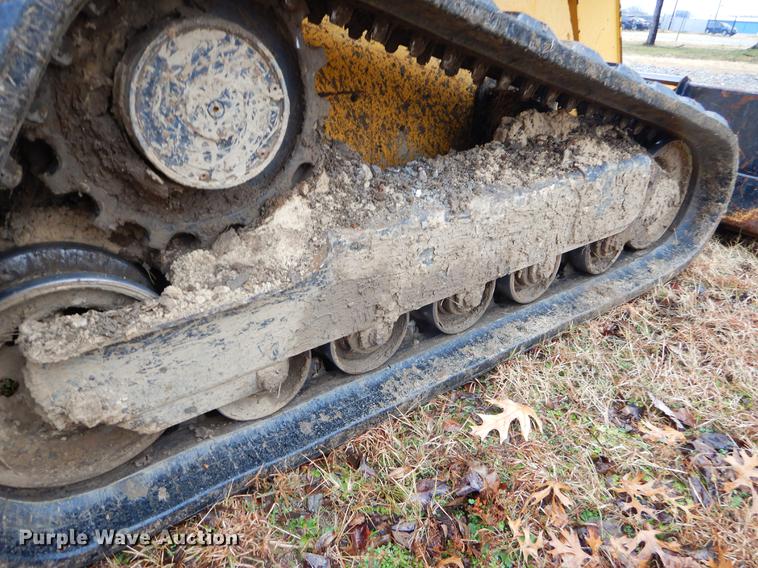 image for item ER9344 2008 John Deere CT332 skid steer