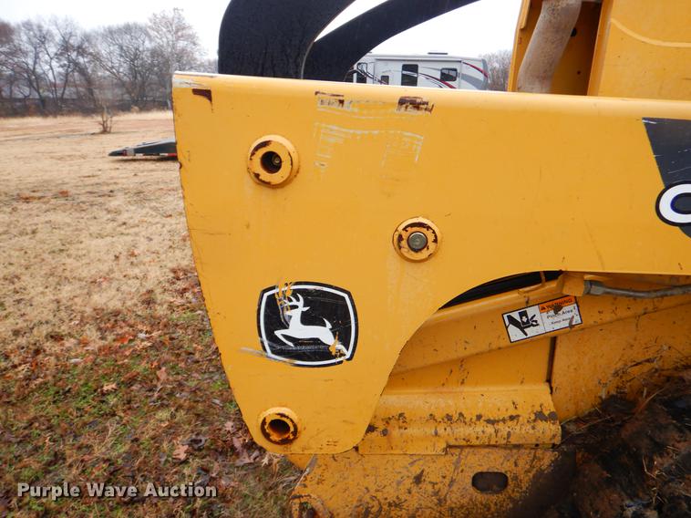image for item ER9344 2008 John Deere CT332 skid steer