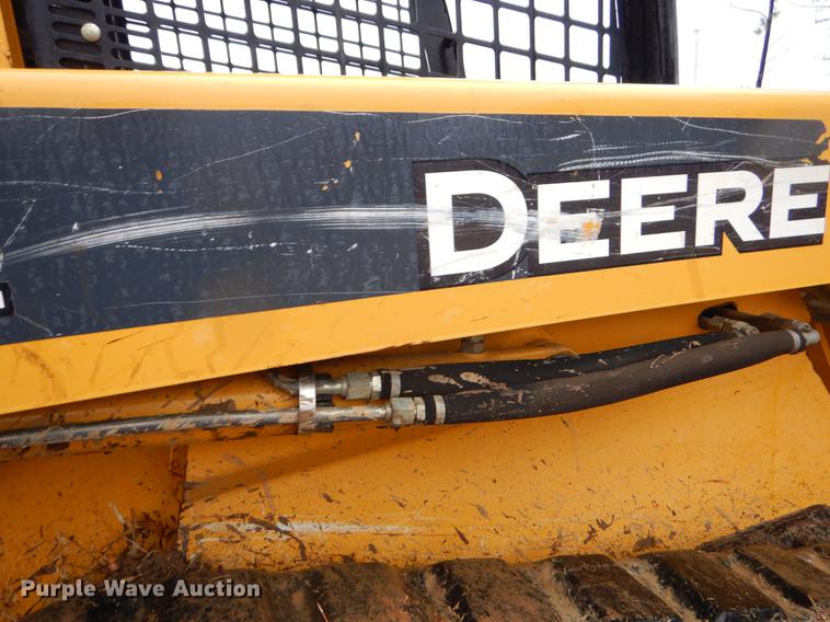 image for item ER9344 2008 John Deere CT332 skid steer