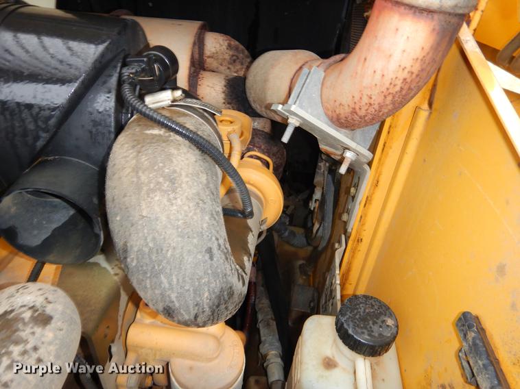 image for item ER9344 2008 John Deere CT332 skid steer