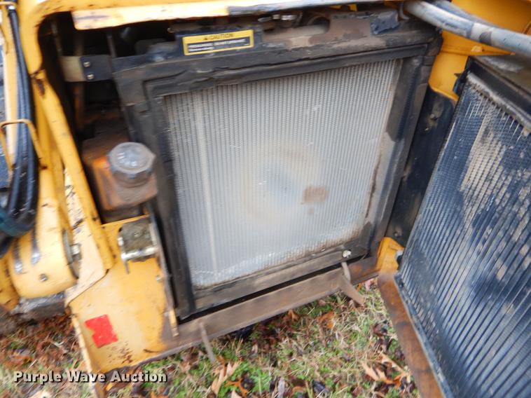 image for item ER9344 2008 John Deere CT332 skid steer