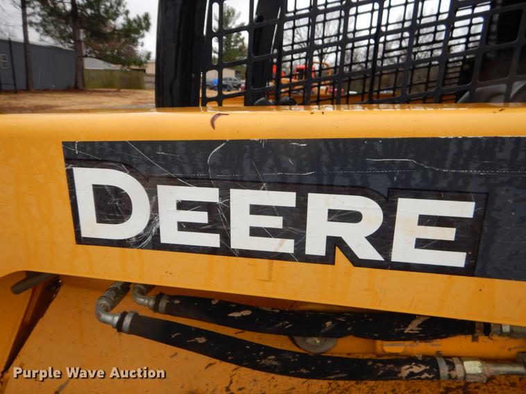 image for item ER9344 2008 John Deere CT332 skid steer