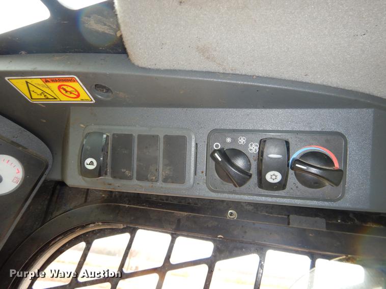 image for item ER9345 2013 Caterpillar 277C Series II skid steer