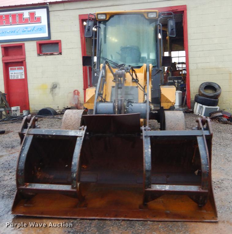 image for item ER9346 2011 John Deere 304J wheel loader