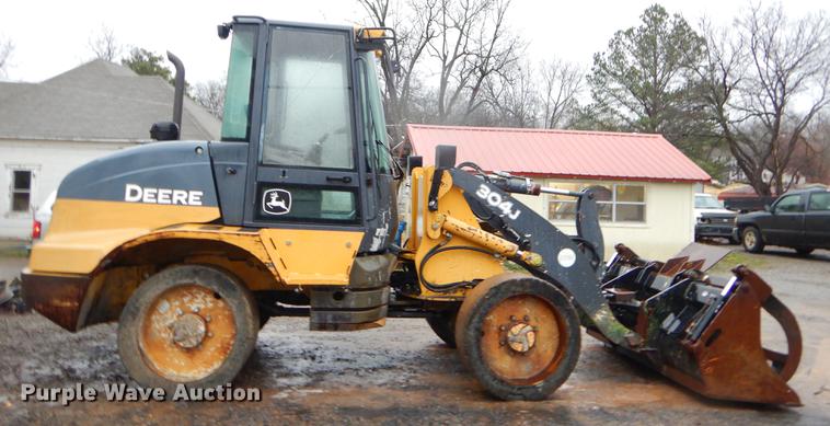 image for item ER9346 2011 John Deere 304J wheel loader