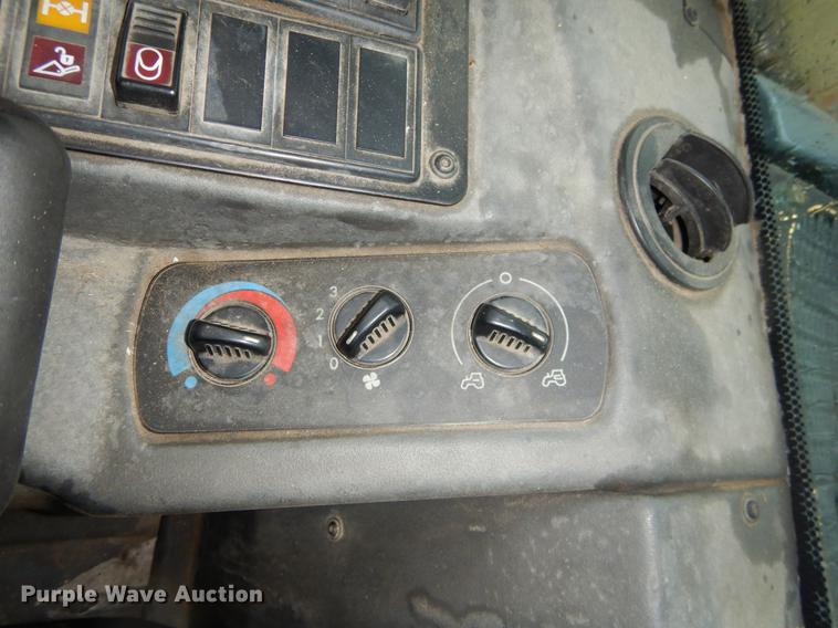 image for item ER9346 2011 John Deere 304J wheel loader