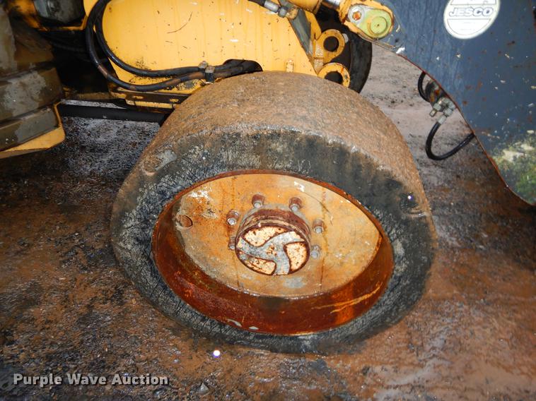 image for item ER9346 2011 John Deere 304J wheel loader