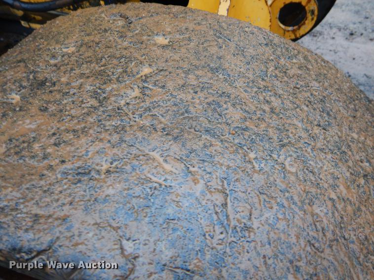 image for item ER9346 2011 John Deere 304J wheel loader