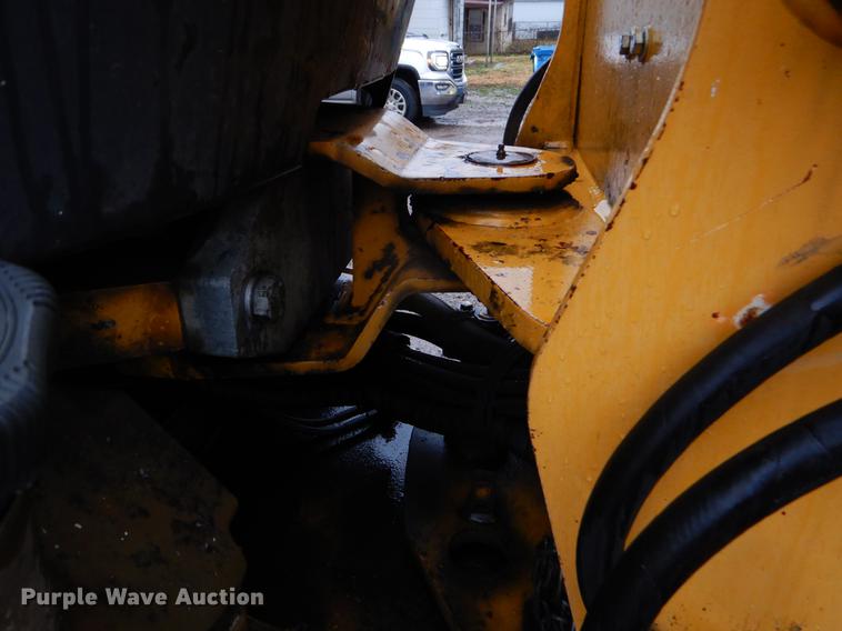 image for item ER9346 2011 John Deere 304J wheel loader