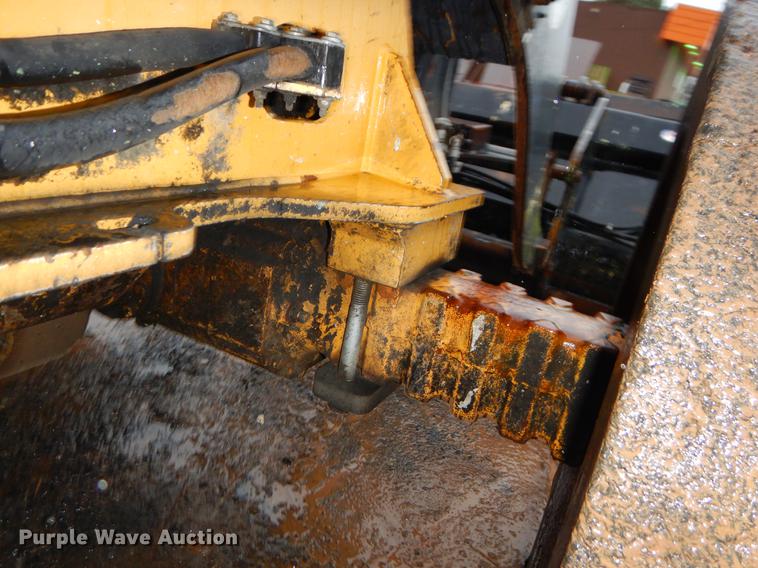 image for item ER9346 2011 John Deere 304J wheel loader