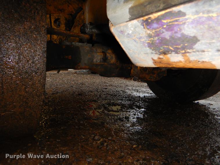 image for item ER9346 2011 John Deere 304J wheel loader