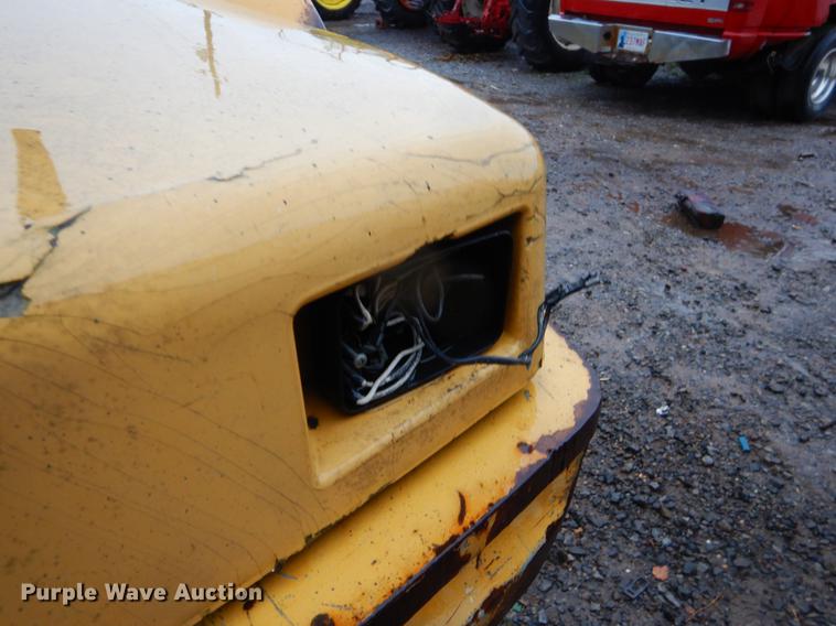 image for item ER9346 2011 John Deere 304J wheel loader