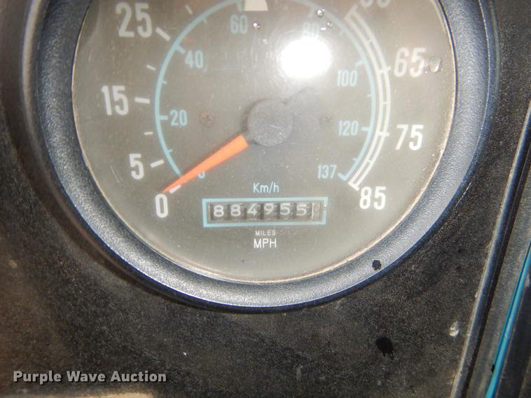 image for item ER9347 1993 International 9400 tank truck