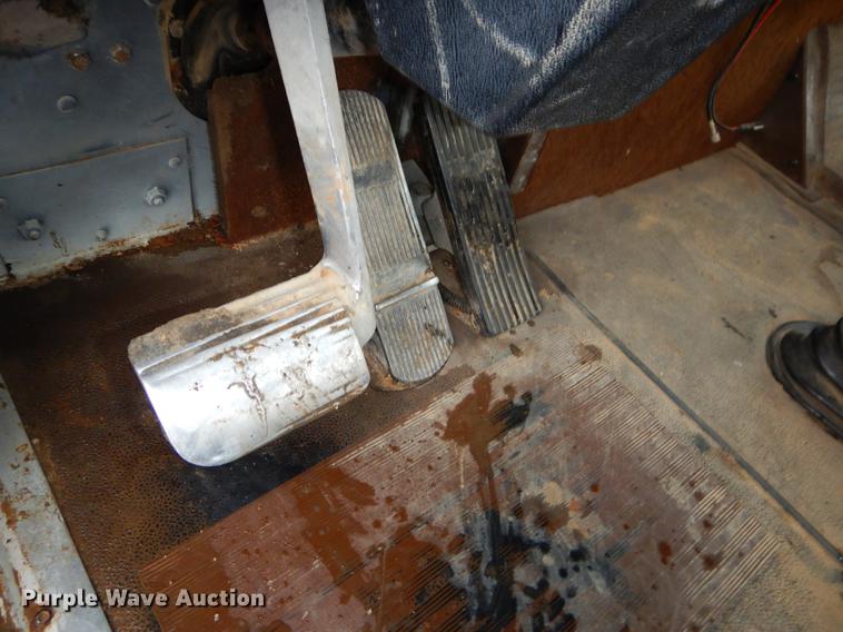 image for item ER9347 1993 International 9400 tank truck