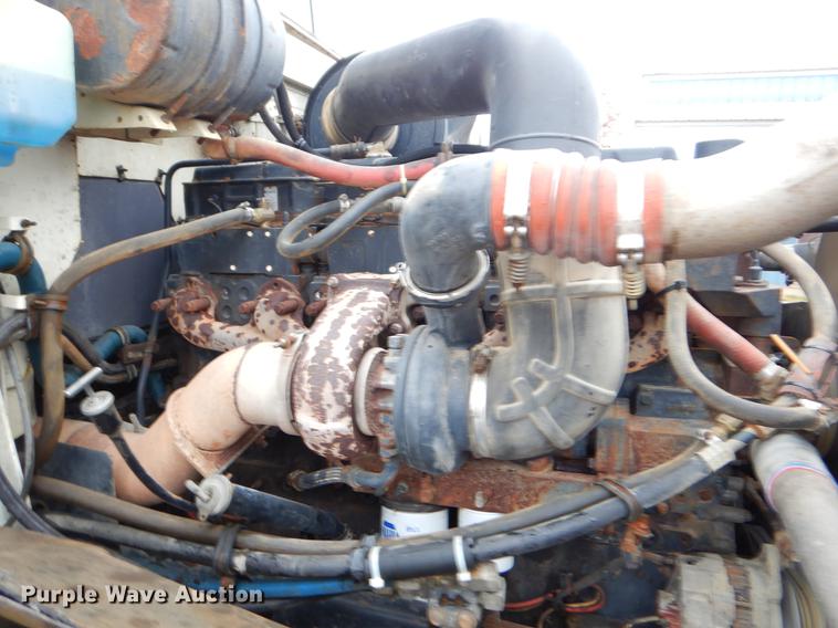 image for item ER9347 1993 International 9400 tank truck