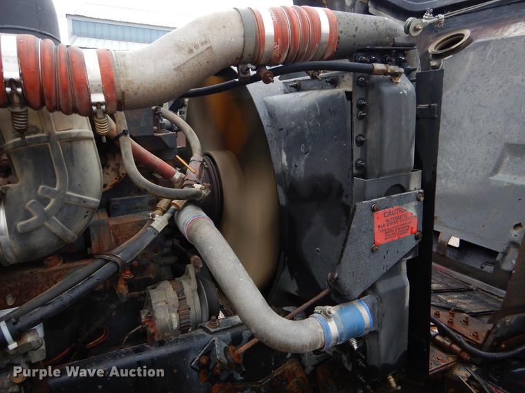 image for item ER9347 1993 International 9400 tank truck