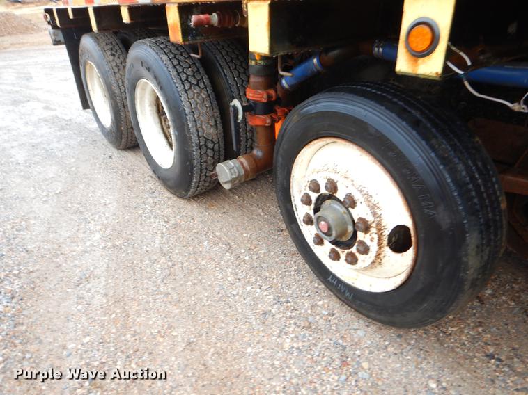 image for item ER9347 1993 International 9400 tank truck