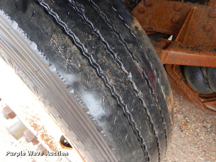 image for item ER9347 1993 International 9400 tank truck