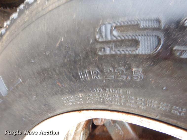 image for item ER9347 1993 International 9400 tank truck