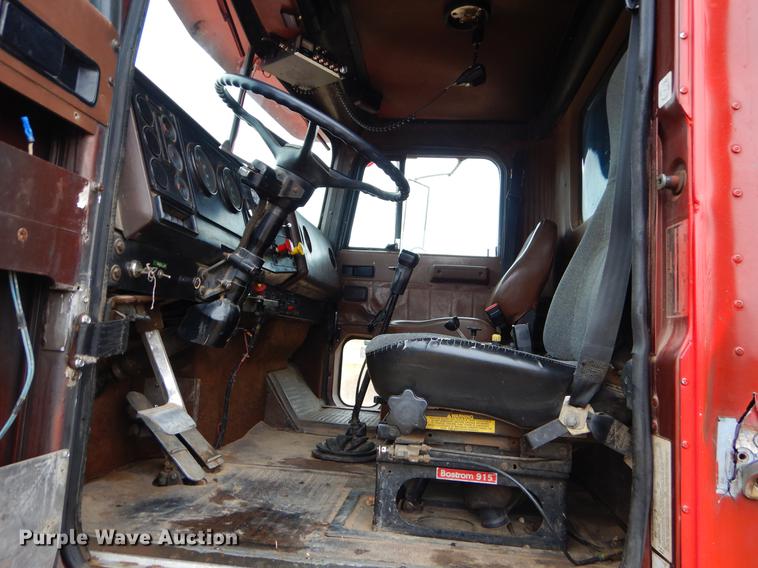 image for item ER9350 1990 International 9300 dump truck