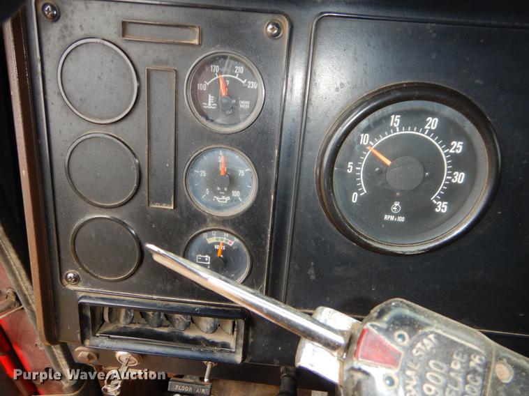 image for item ER9350 1990 International 9300 dump truck