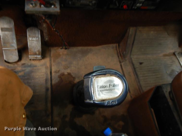 image for item ER9350 1990 International 9300 dump truck