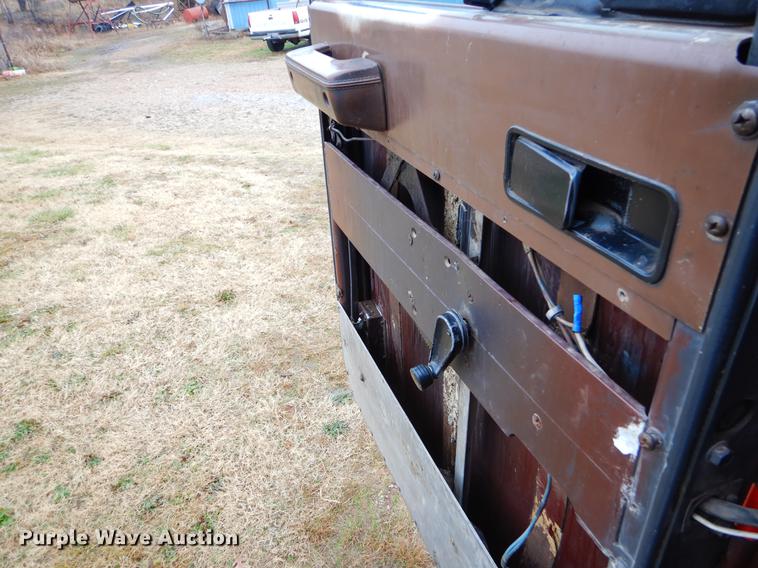 image for item ER9350 1990 International 9300 dump truck