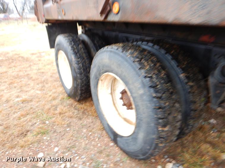 image for item ER9350 1990 International 9300 dump truck