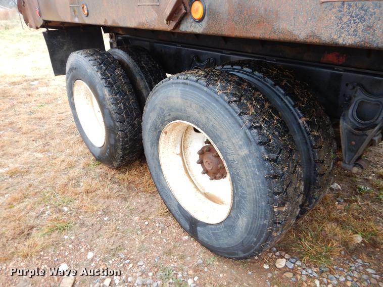 image for item ER9350 1990 International 9300 dump truck