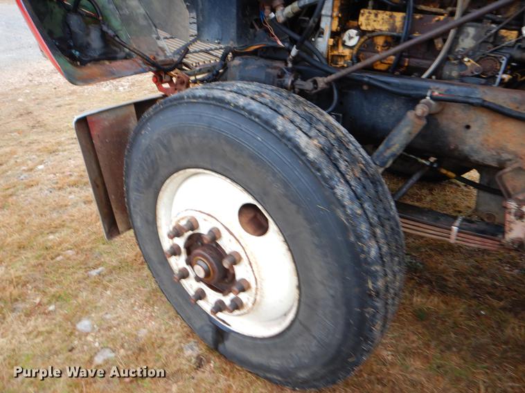 image for item ER9350 1990 International 9300 dump truck