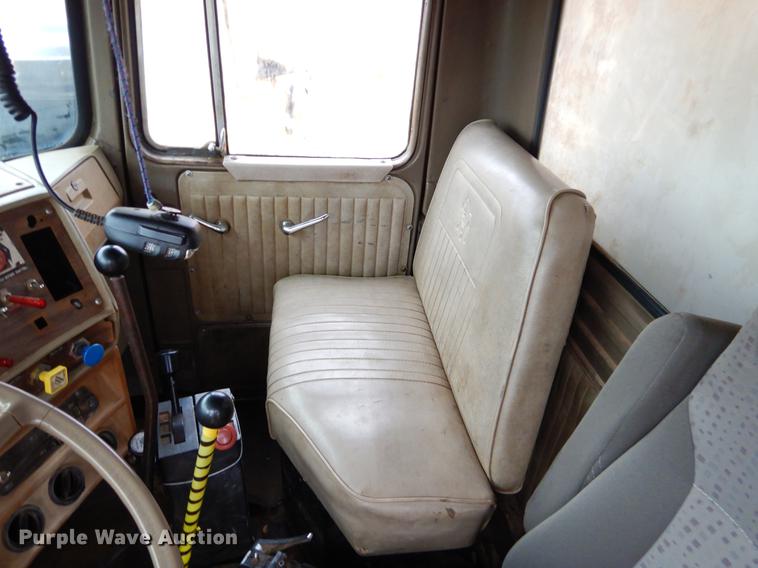 image for item ER9351 1985 Mack R686ST dump truck