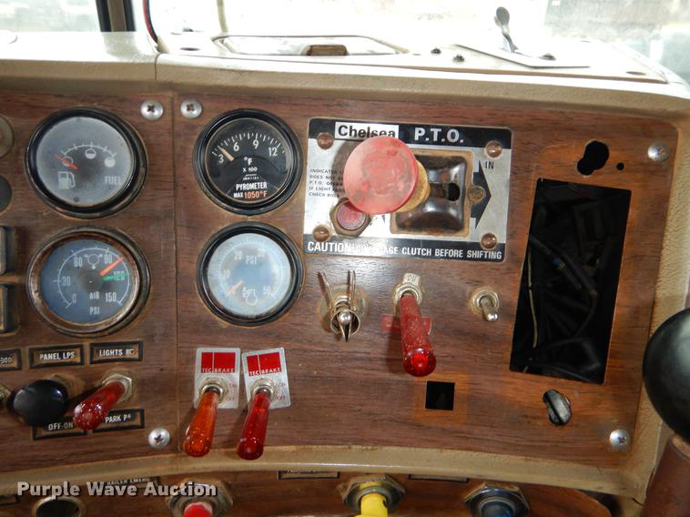 image for item ER9351 1985 Mack R686ST dump truck