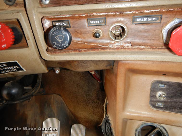 image for item ER9351 1985 Mack R686ST dump truck