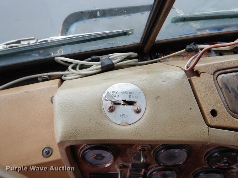 image for item ER9351 1985 Mack R686ST dump truck