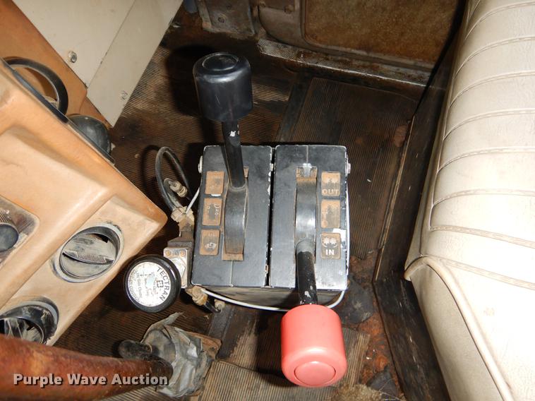 image for item ER9351 1985 Mack R686ST dump truck