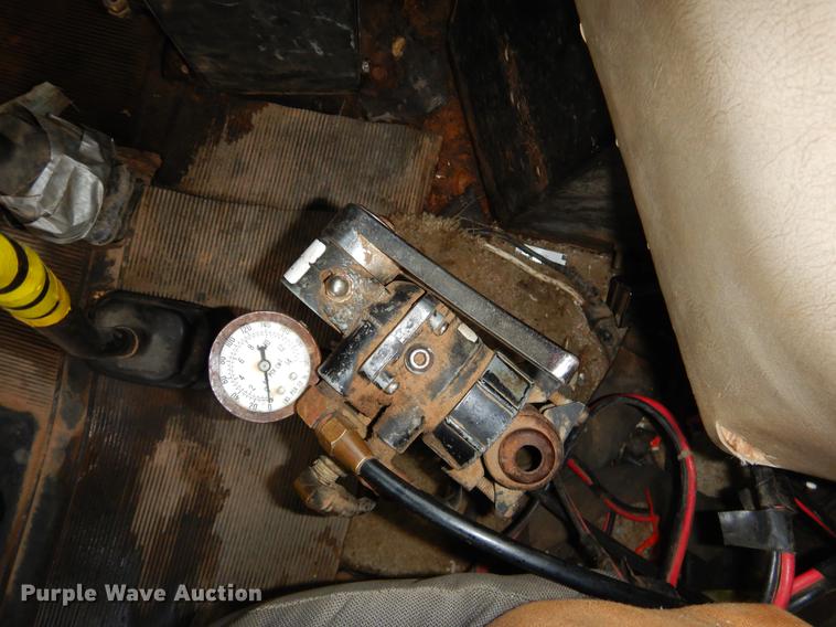 image for item ER9351 1985 Mack R686ST dump truck