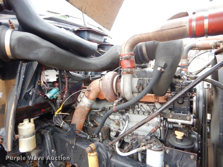 image for item ER9351 1985 Mack R686ST dump truck