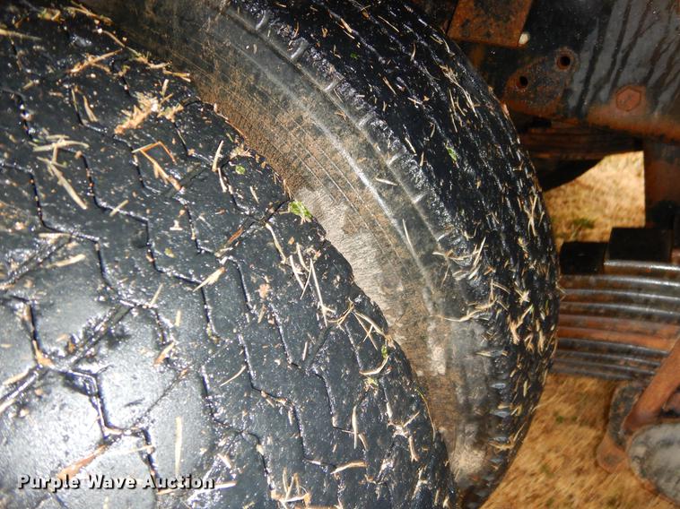 image for item ER9351 1985 Mack R686ST dump truck