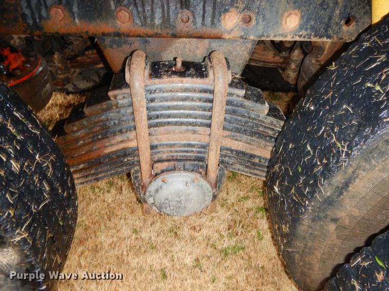 image for item ER9351 1985 Mack R686ST dump truck